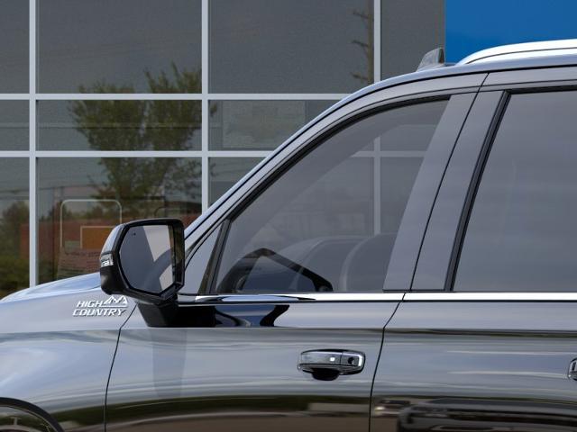 2024 Chevrolet Suburban Vehicle Photo in WACO, TX 76710-2592