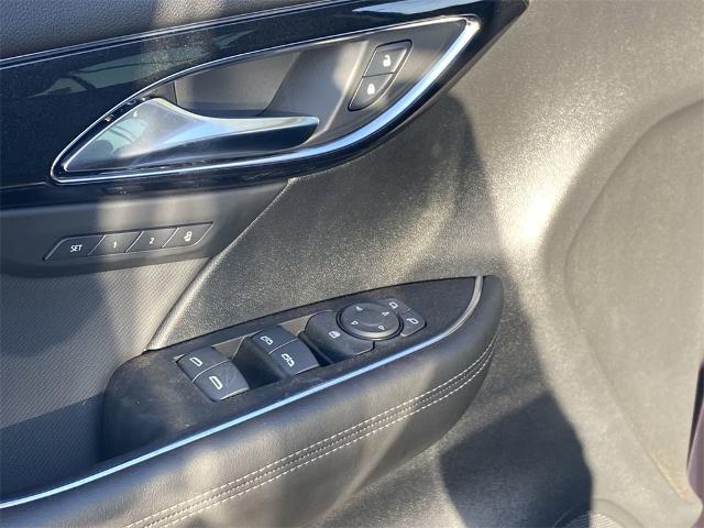 2024 Buick Envision Vehicle Photo in GOODYEAR, AZ 85338-1310