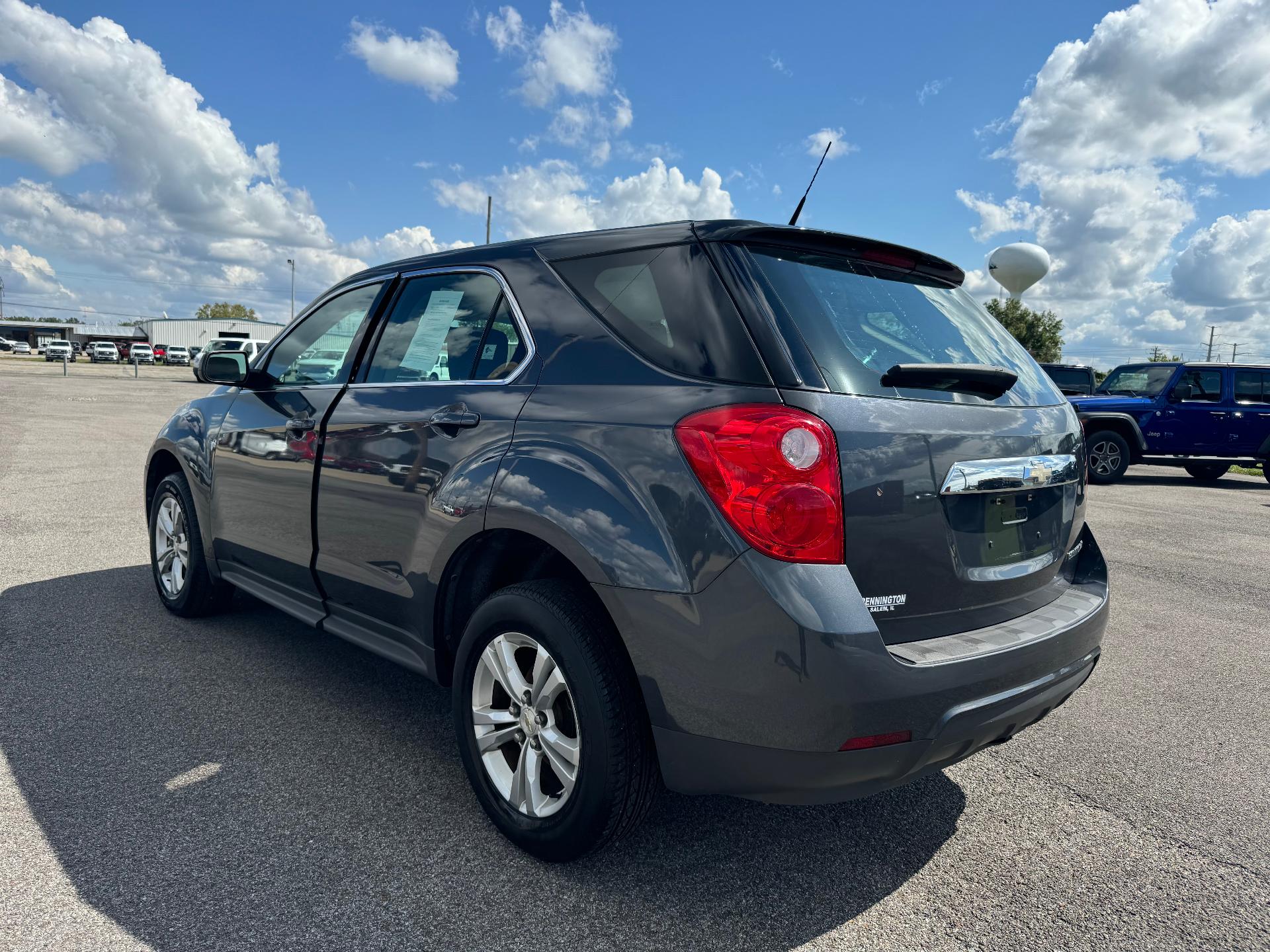 Used 2010 Chevrolet Equinox LS with VIN 2CNALBEW7A6378194 for sale in Salem, IL