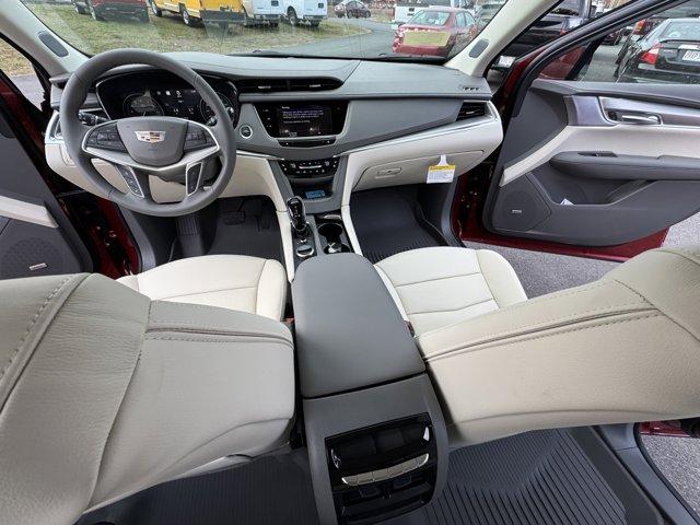 2025 Cadillac XT5 Vehicle Photo in LEOMINSTER, MA 01453-2952