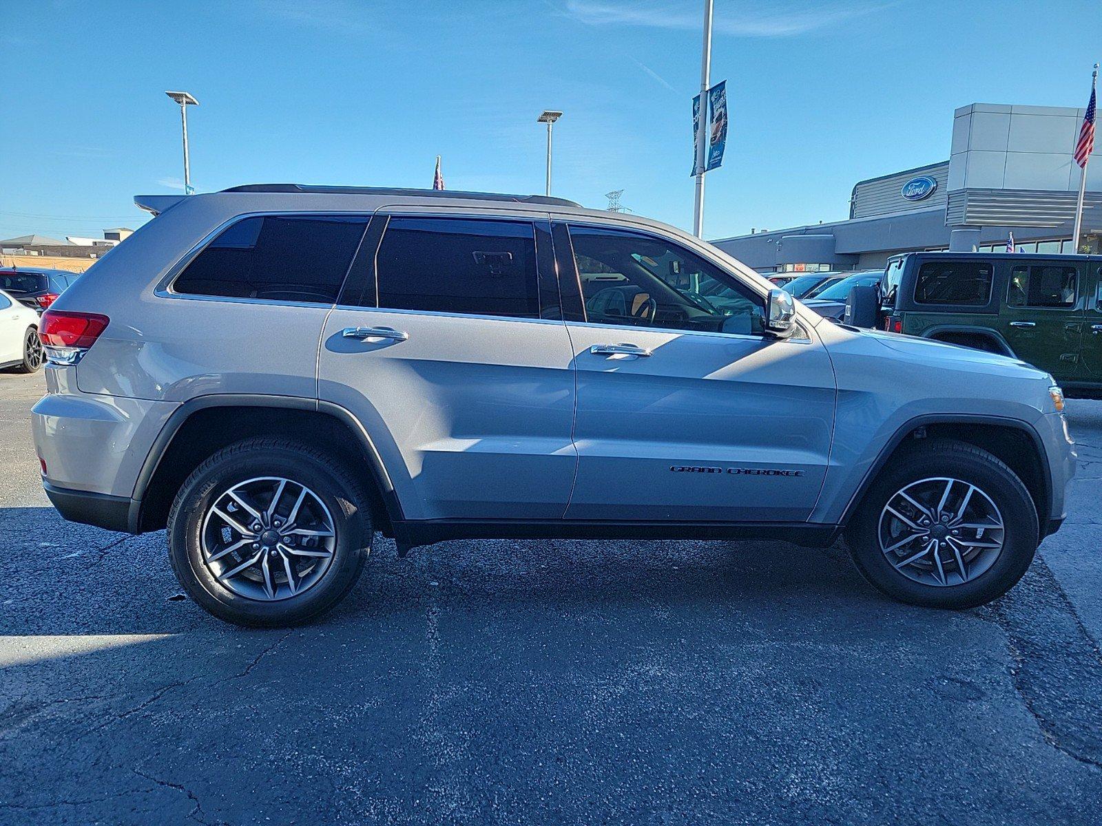 2020 Jeep Grand Cherokee Vehicle Photo in Saint Charles, IL 60174