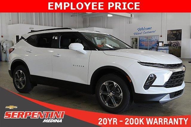 2025 Chevrolet Blazer Vehicle Photo in MEDINA, OH 44256-9001