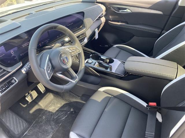 2024 Buick Envision Vehicle Photo in GOODYEAR, AZ 85338-1310