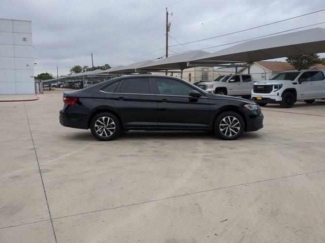 Used 2022 Volkswagen Jetta S with VIN 3VWCM7BU1NM015070 for sale in Selma, TX