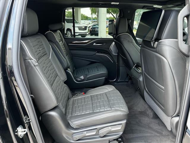 2024 Cadillac Escalade ESV Vehicle Photo in TAMPA, FL 33612-3404