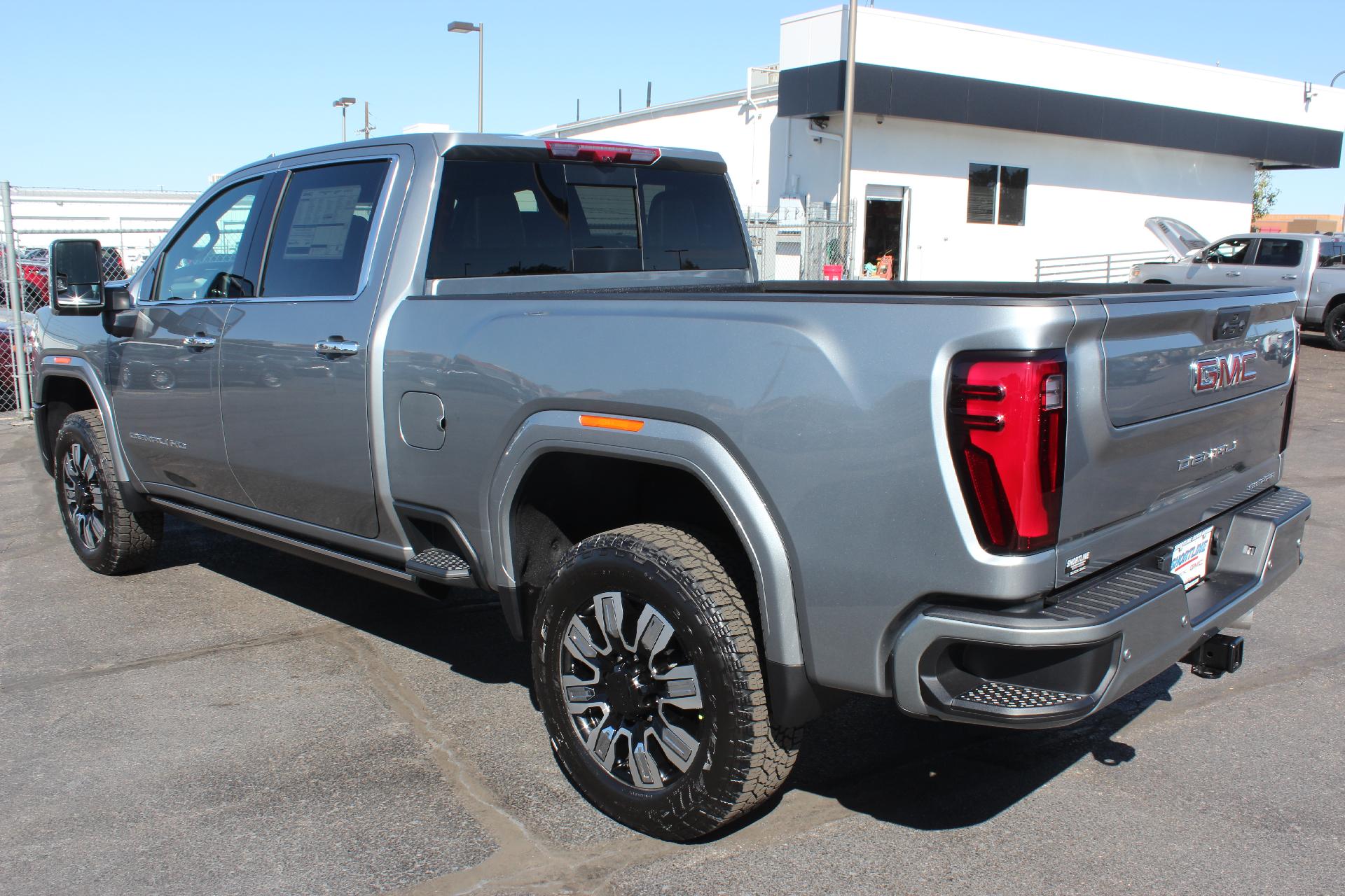 2025 GMC Sierra 2500 HD Vehicle Photo in AURORA, CO 80012-4011