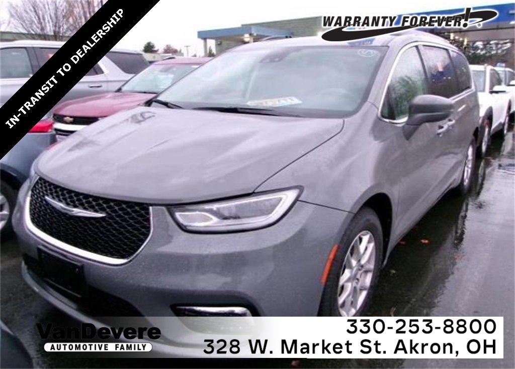 2022 Chrysler Pacifica Vehicle Photo in AKRON, OH 44303-2185