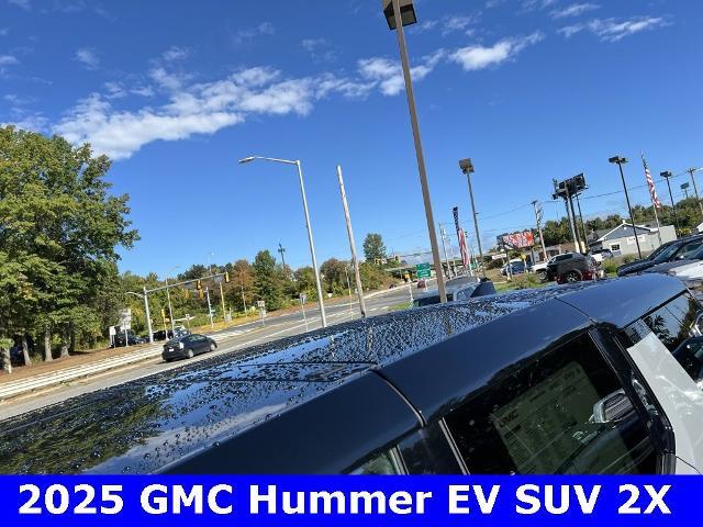 2025 GMC HUMMER EV SUV Vehicle Photo in CHICOPEE, MA 01020-5001