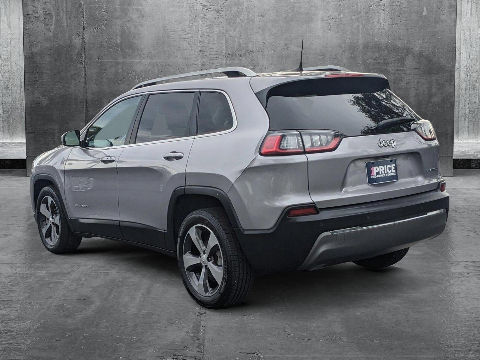 2019 Jeep Cherokee Vehicle Photo in GREENACRES, FL 33463-3207