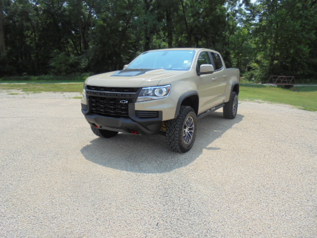 Used 2022 Chevrolet Colorado ZR2 with VIN 1GCGTEEN5N1117744 for sale in Holton, KS