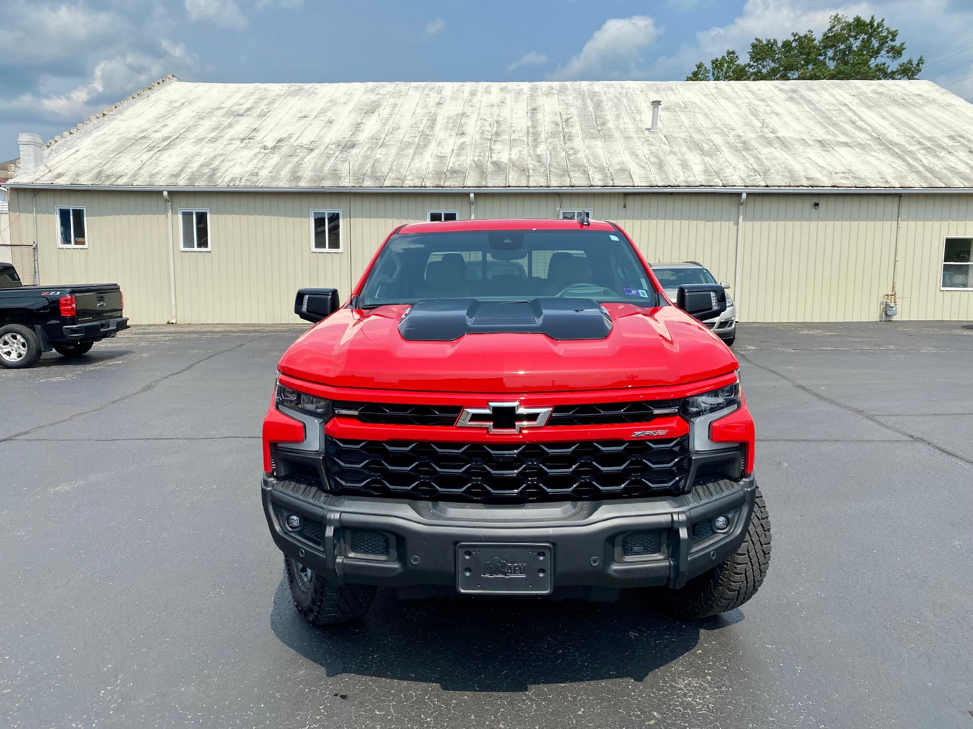 Used 2024 Chevrolet Silverado 1500 ZR2 with VIN 3GCUDHE87RG159268 for sale in Sistersville, WV