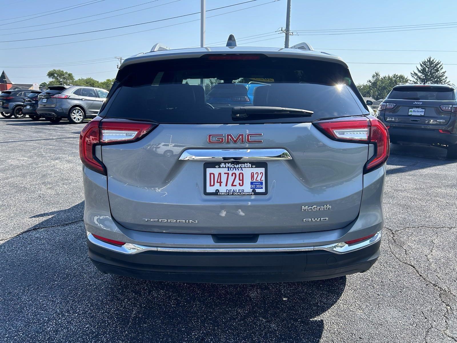 2023 GMC Terrain Vehicle Photo in Cedar Rapids, IA 52402