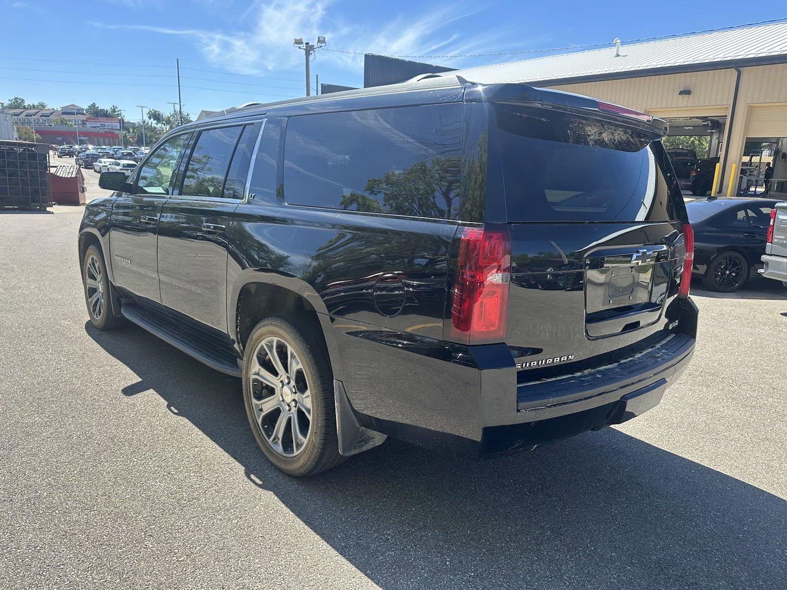 2017 Chevrolet Suburban Vehicle Photo in Marion, IA 52302