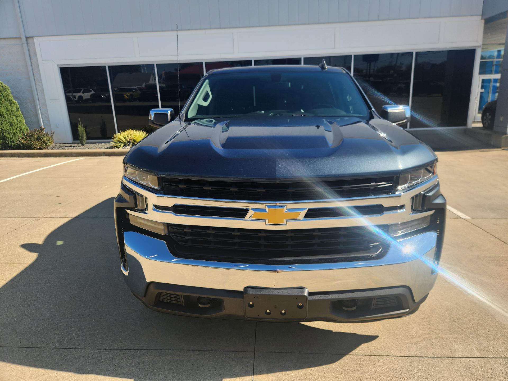 Used 2020 Chevrolet Silverado 1500 LT with VIN 3GCUYDED8LG432462 for sale in Sparta, IL