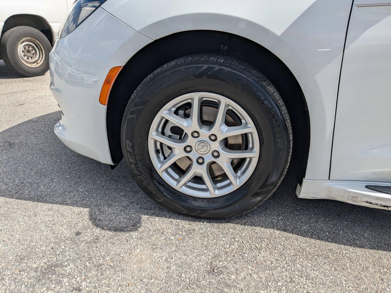 2017 Chrysler Pacifica Vehicle Photo in Winter Park, FL 32792