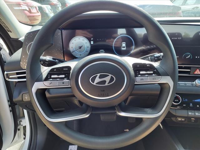 2024 Hyundai ELANTRA Vehicle Photo in Peoria, IL 61615