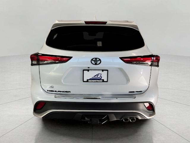 2022 Toyota Highlander Vehicle Photo in Green Bay, WI 54304