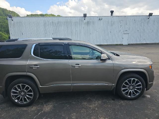 2023 GMC Acadia Vehicle Photo in GLENSHAW, PA 15116-1739