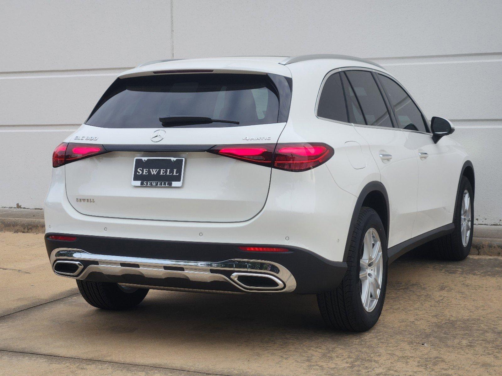 2025 Mercedes-Benz GLC Vehicle Photo in HOUSTON, TX 77079