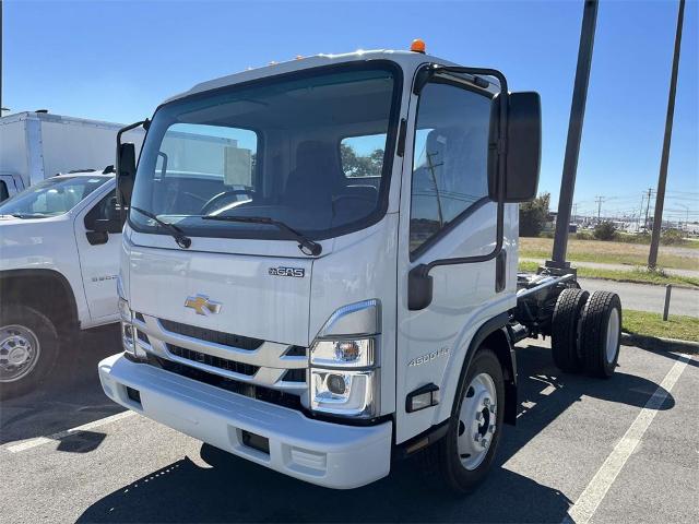 2024 Chevrolet Low Cab Forward 4500 Vehicle Photo in ALCOA, TN 37701-3235