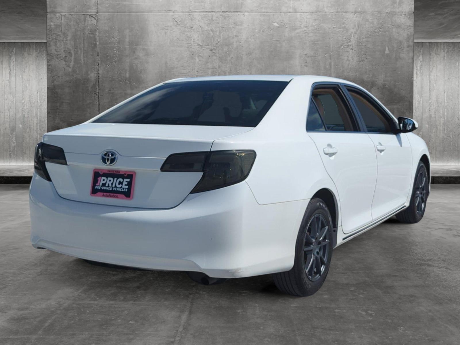 2013 Toyota Camry Hybrid Vehicle Photo in Ft. Myers, FL 33907