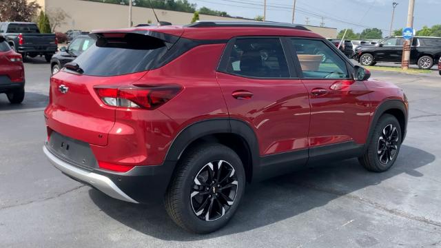 2021 Chevrolet Trailblazer Vehicle Photo in MOON TOWNSHIP, PA 15108-2571