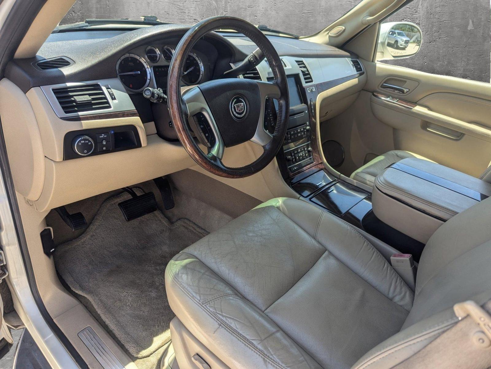 2010 Cadillac Escalade ESV Vehicle Photo in CORPUS CHRISTI, TX 78412-4902