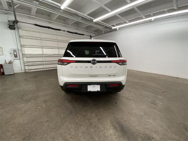 2022 Nissan Pathfinder Vehicle Photo in PORTLAND, OR 97225-3518