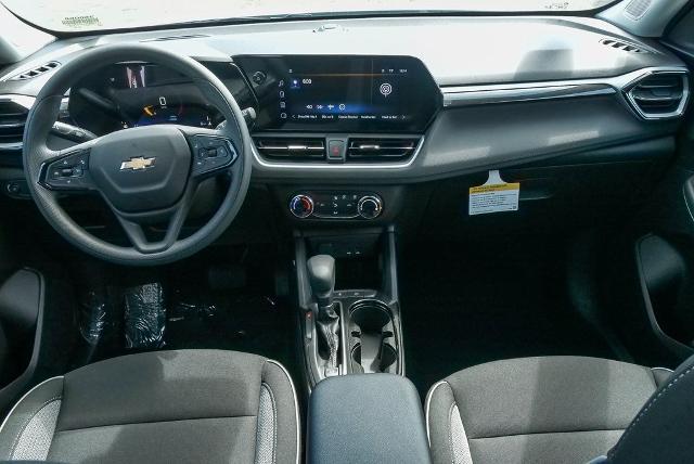 2025 Chevrolet Trailblazer Vehicle Photo in VENTURA, CA 93003-8585