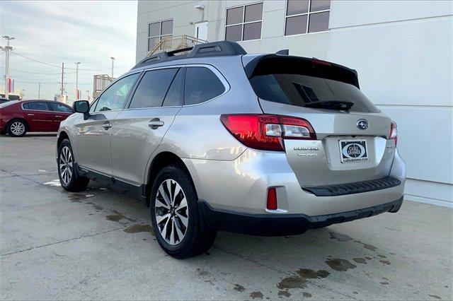 2017 Subaru Outback Vehicle Photo in TOPEKA, KS 66609-0000