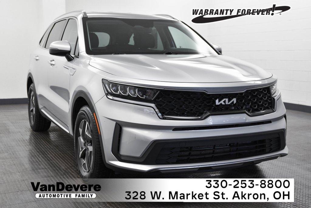 2022 Kia Sorento Hybrid Vehicle Photo in AKRON, OH 44303-2185