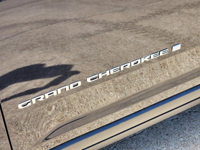 2024 Jeep Grand Cherokee L Vehicle Photo in Ennis, TX 75119-5114