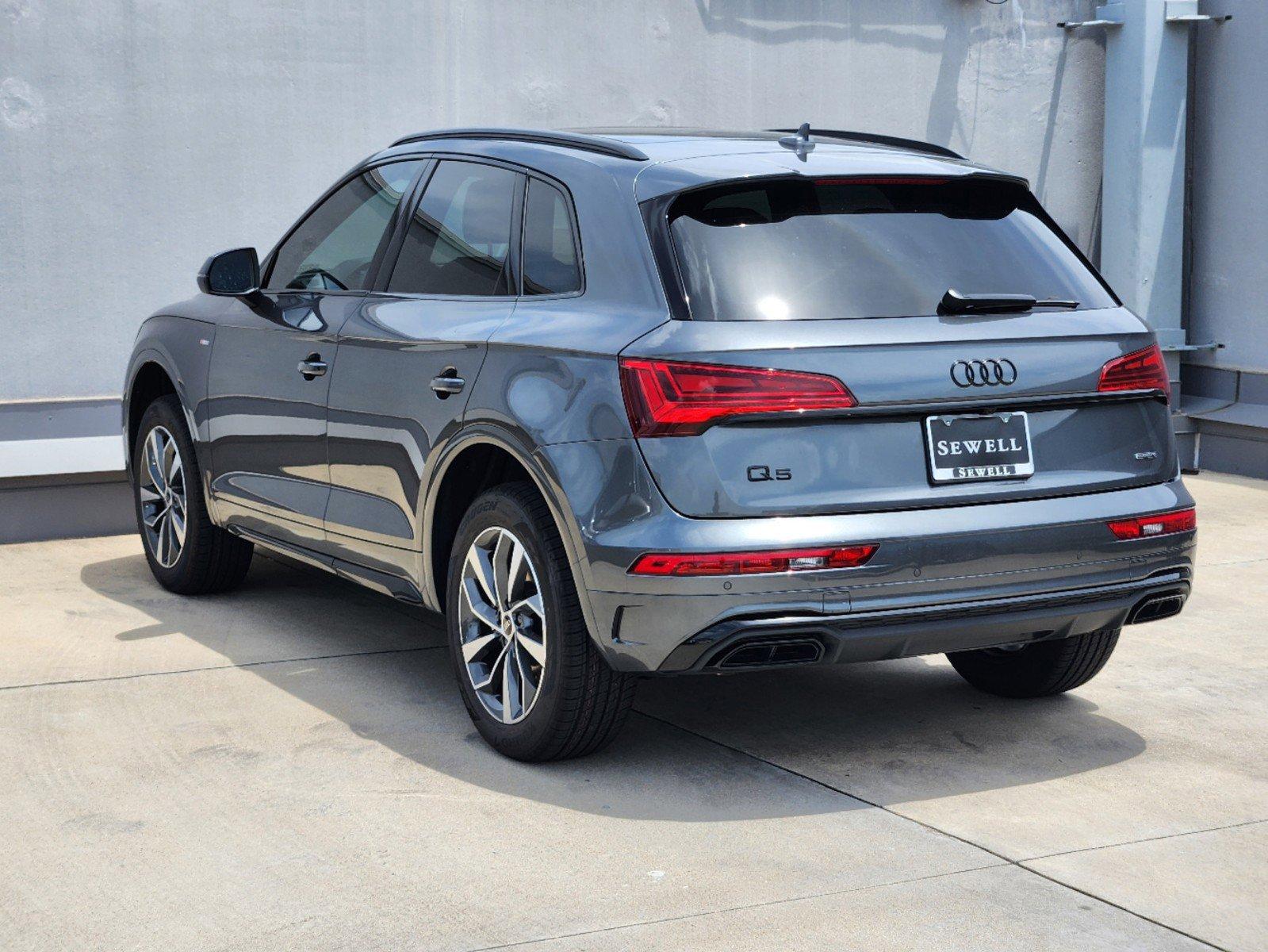 2024 Audi Q5 Vehicle Photo in SUGAR LAND, TX 77478