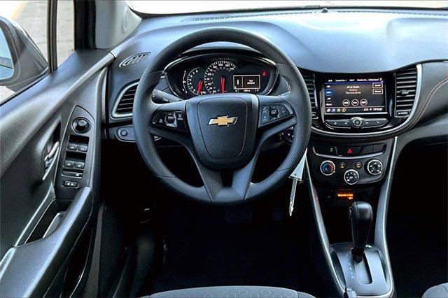 2022 Chevrolet Trax Vehicle Photo in TOPEKA, KS 66609-0000