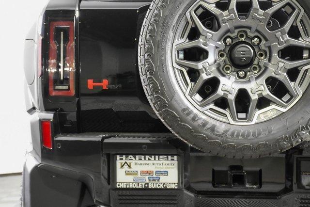 2024 GMC HUMMER EV SUV Vehicle Photo in PUYALLUP, WA 98371-4149