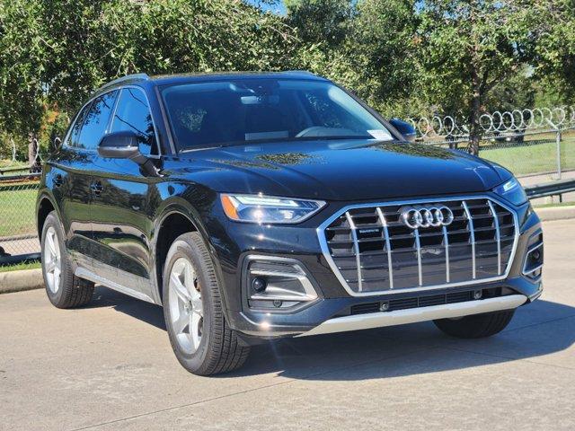 2025 Audi Q5 Vehicle Photo in HOUSTON, TX 77090