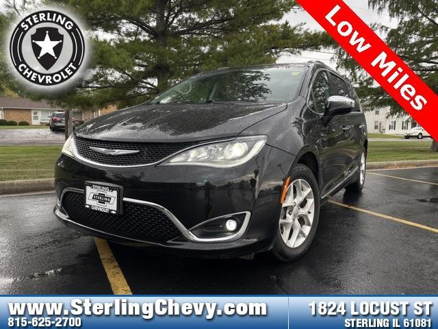 2020 Chrysler Pacifica Vehicle Photo in STERLING, IL 61081-1198