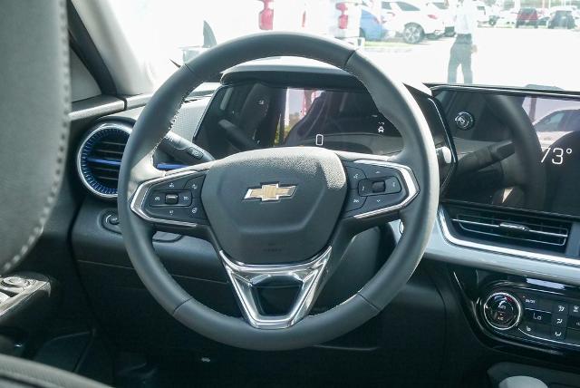 2025 Chevrolet Trax Vehicle Photo in VENTURA, CA 93003-8585