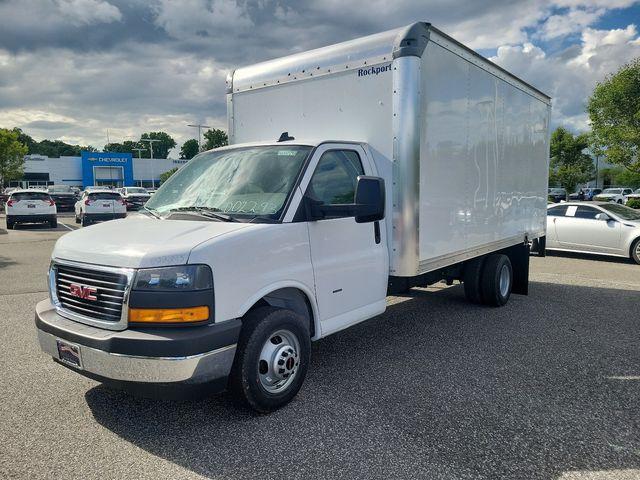 2024 GMC Savana Cutaway 3500 Vehicle Photo in DANBURY, CT 06810-5034