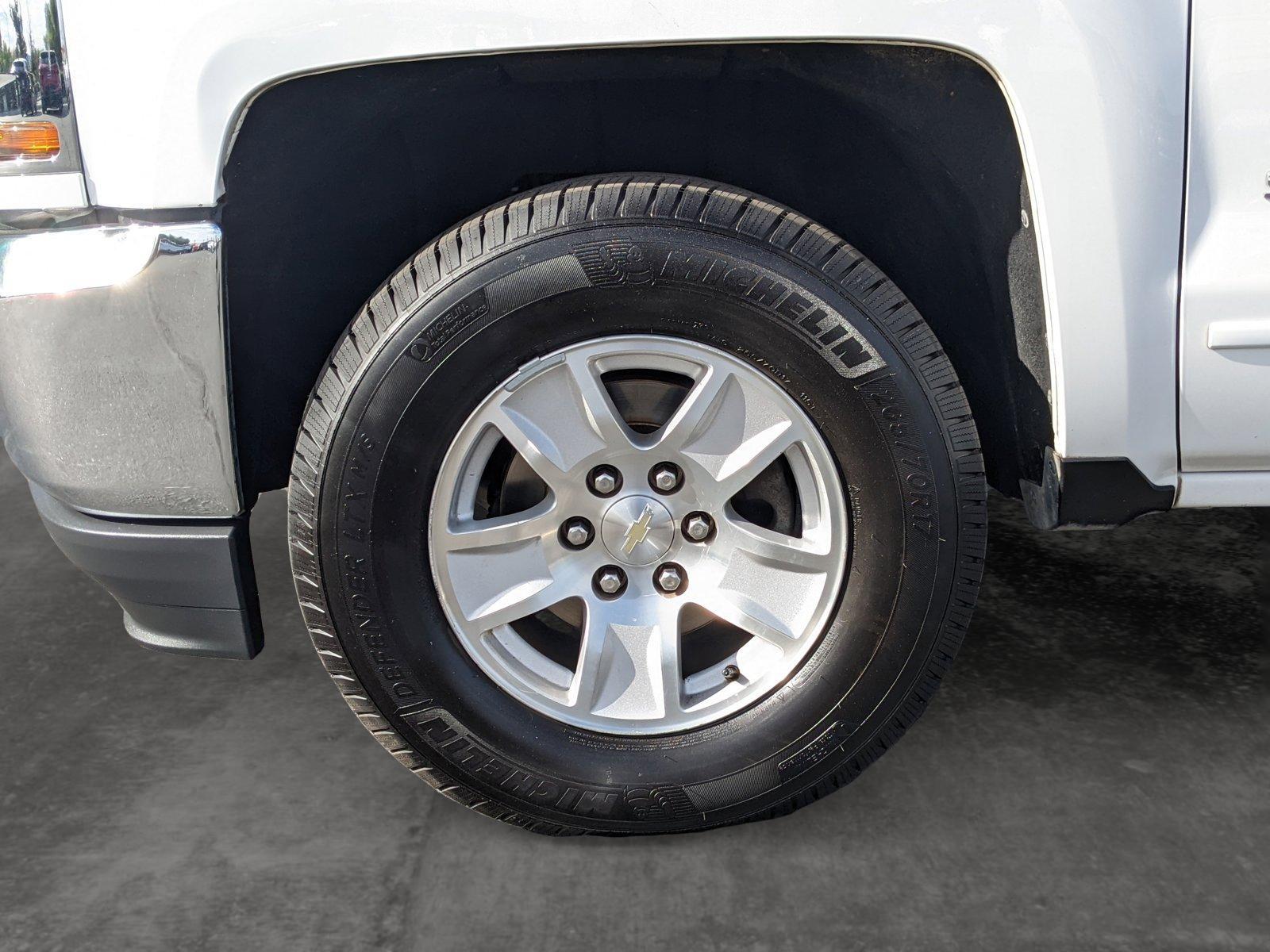 2018 Chevrolet Silverado 1500 Vehicle Photo in VALENCIA, CA 91355-1705