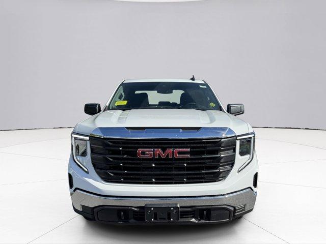 2024 GMC Sierra 1500 Vehicle Photo in LEOMINSTER, MA 01453-2952