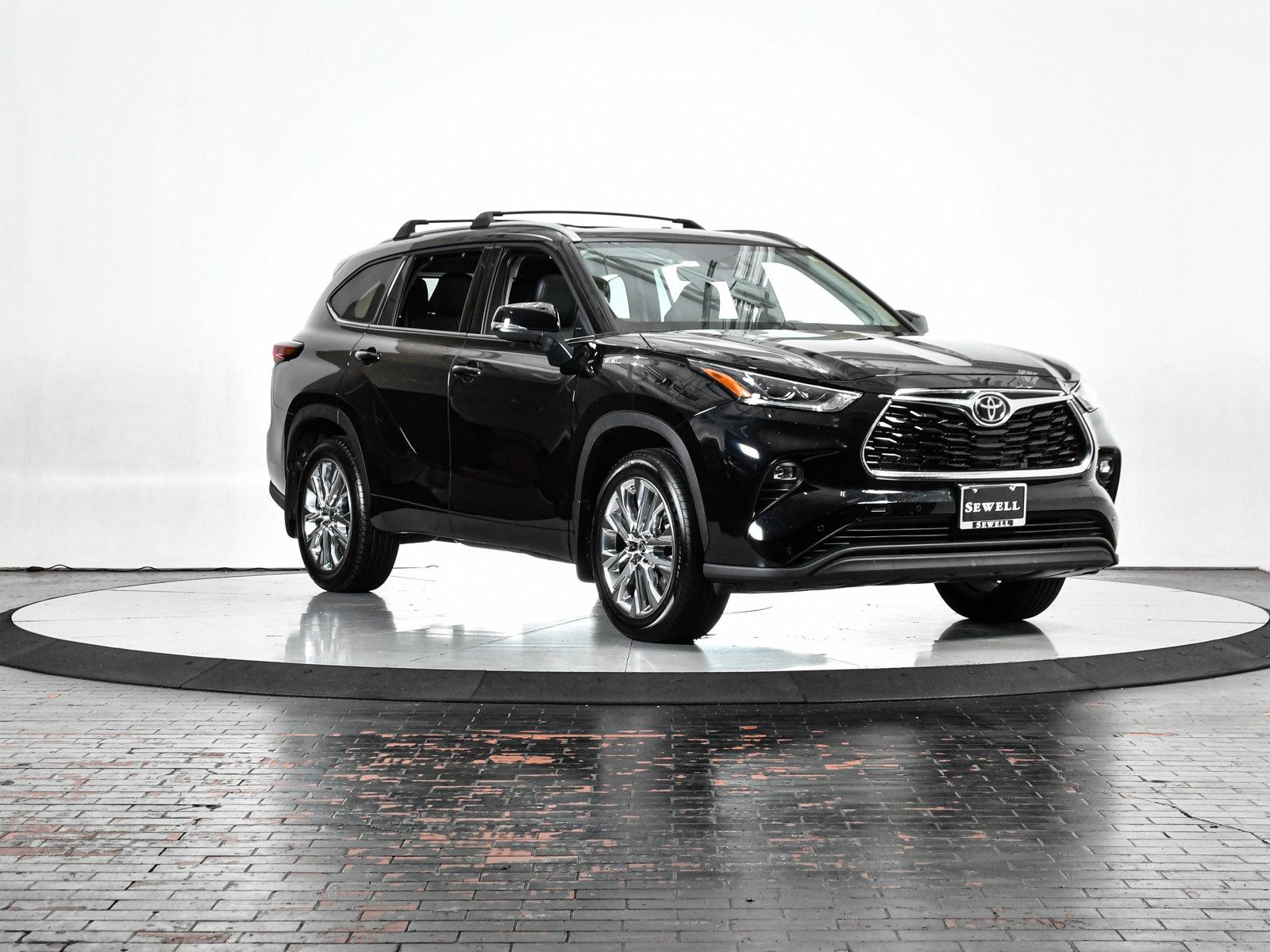 2024 Toyota Highlander Vehicle Photo in DALLAS, TX 75235