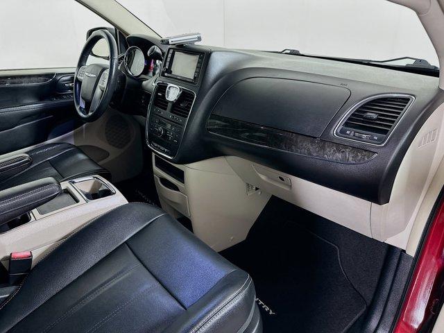 2015 Chrysler Town & Country Vehicle Photo in Doylsetown, PA 18901