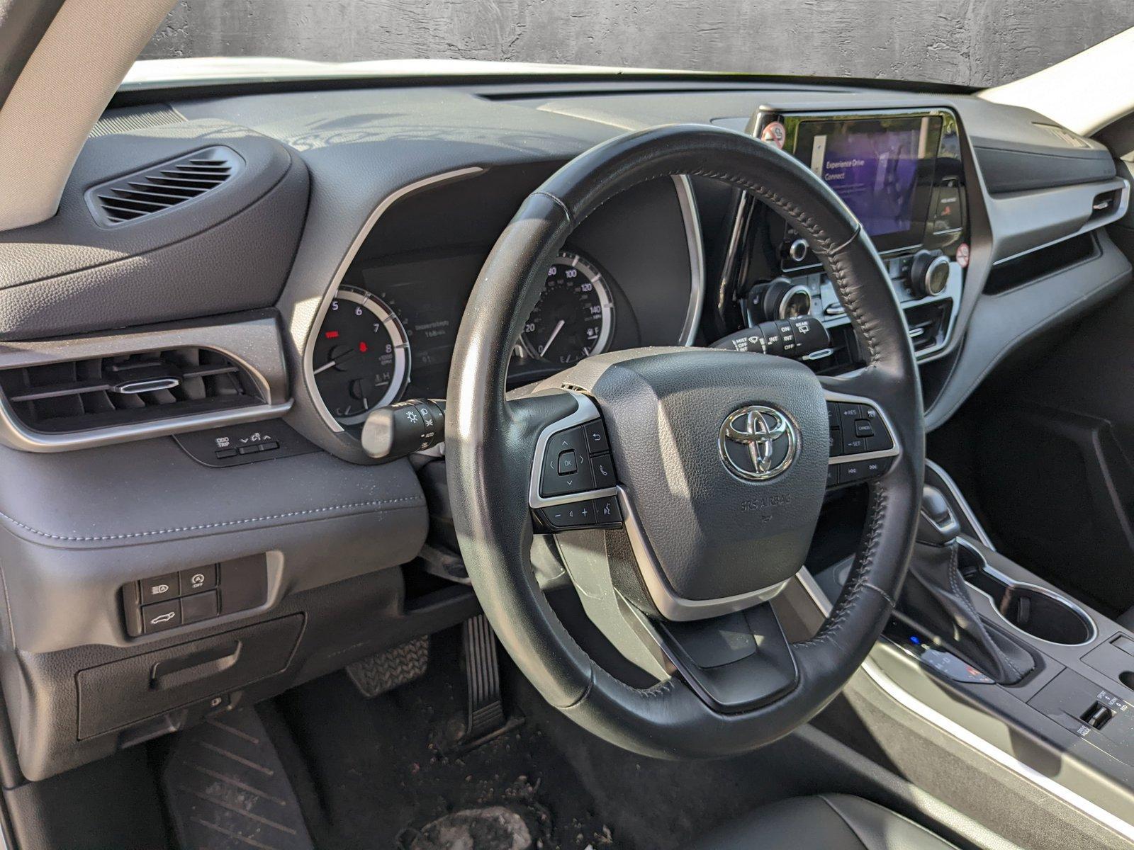 2023 Toyota Highlander Vehicle Photo in Davie, FL 33331