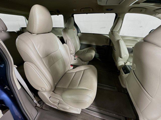 2018 Toyota Sienna Vehicle Photo in Flemington, NJ 08822