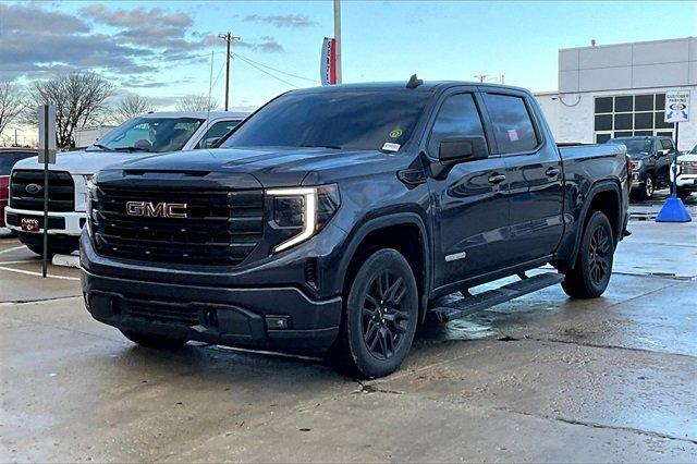 2022 GMC Sierra 1500 Vehicle Photo in TOPEKA, KS 66609-0000