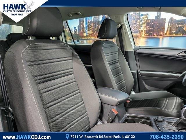 2024 Volkswagen Tiguan Vehicle Photo in Saint Charles, IL 60174