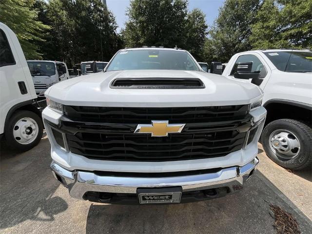 2024 Chevrolet Silverado 3500 HD Chassis Cab Vehicle Photo in ALCOA, TN 37701-3235