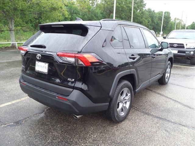 Used 2022 Toyota RAV4 XLE with VIN 2T3W1RFV1NW192465 for sale in Pearland, TX