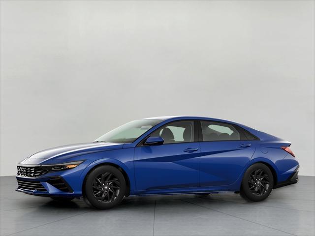 2024 Hyundai ELANTRA Vehicle Photo in Green Bay, WI 54304